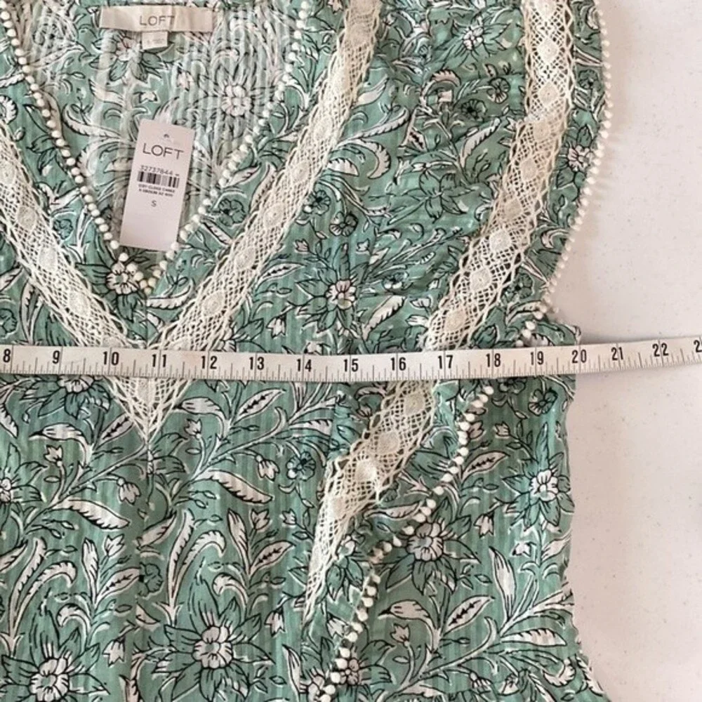 Loft Spring Bloom Lacy Ruffle Peplum Top Floral Flutter Cap Sleeve V-Neck - Picture 12 of 15